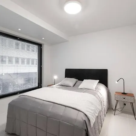 Apartament Sleek And Spacious 3 Bedroom In Centre