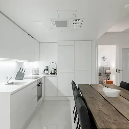 Sleek And Spacious 3 Bedroom In Centre Apartmán Helsinky
