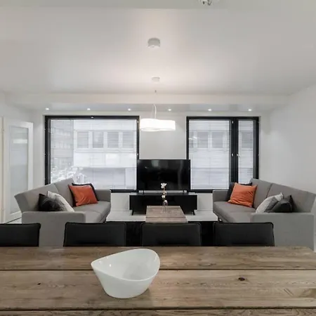 Sleek And Spacious 3 Bedroom In Centre Apartmán